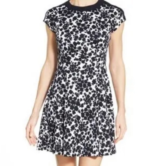 MICHAEL KORS "GEMMA" 💙🤍NAVY BLUE & WHITE🤍💙 FLORAL PRINT PONTE DRESS 🌟EUC🌟 - Picture 5 of 16